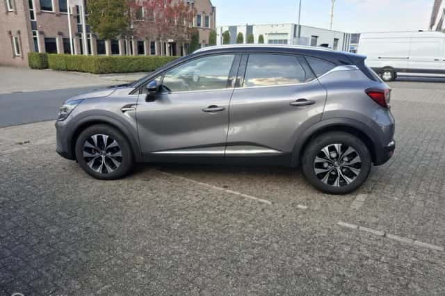 Renault Captur (2024) thumbnail 5