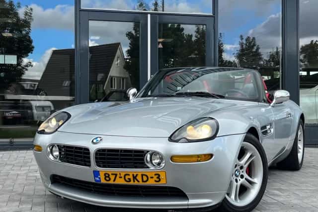 BMW Z8 (2001) thumbnail 2
