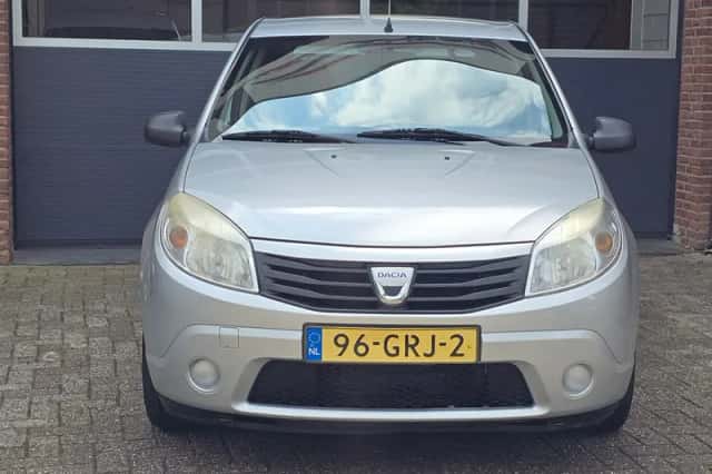 Dacia Sandero (2008) thumbnail 4