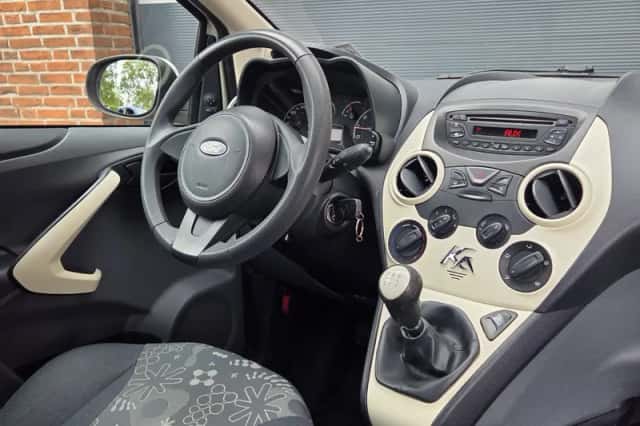 Ford Ka (2011) thumbnail 2