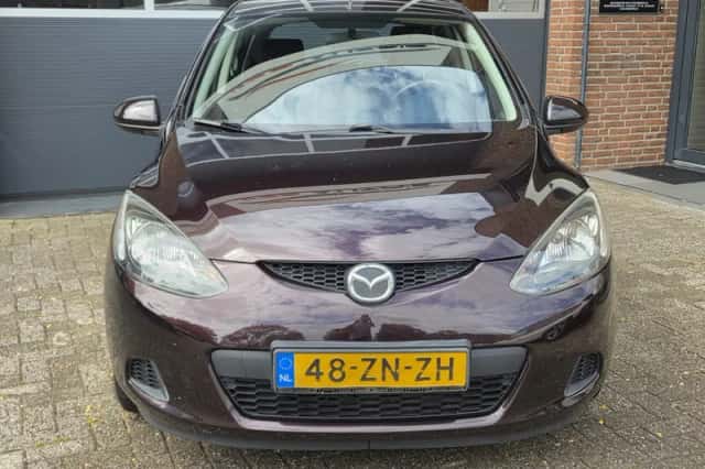 Mazda 2 (2008) thumbnail 5