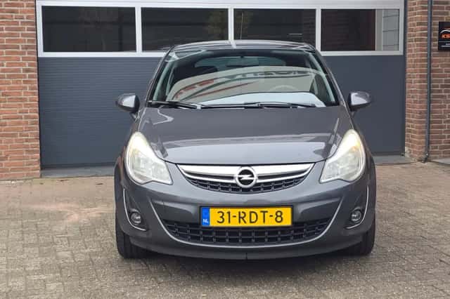 Opel Corsa (2011) thumbnail 4