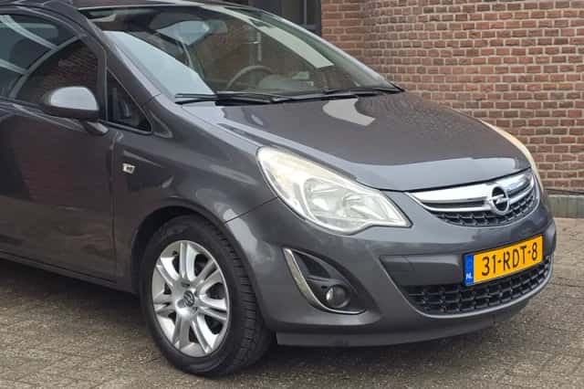 Opel Corsa (2011) thumbnail 6