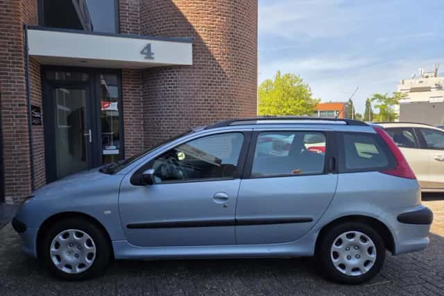 Peugeot 206 (2004) thumbnail 6
