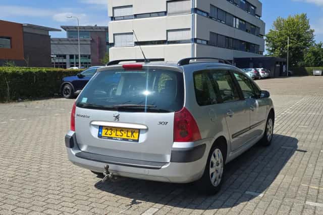 Peugeot 307 Break (2003) thumbnail 4
