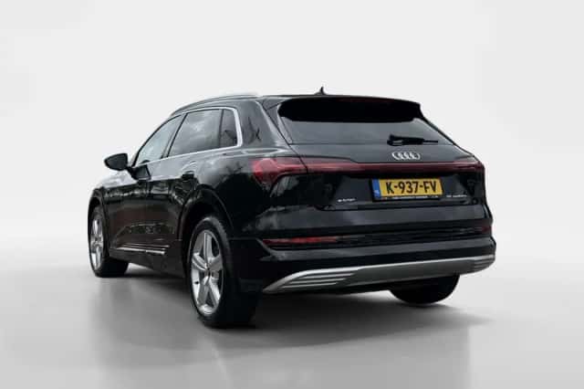 Audi e-tron (2020) thumbnail 3