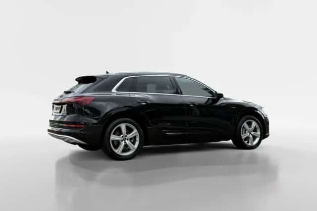 Audi e-tron (2020) thumbnail 5