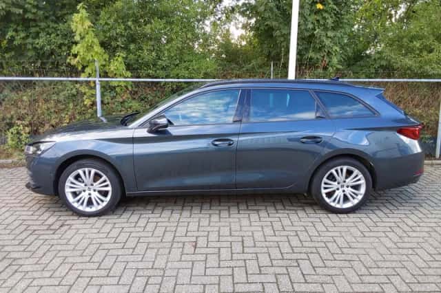 SEAT Leon Sportstourer (2022) thumbnail 3