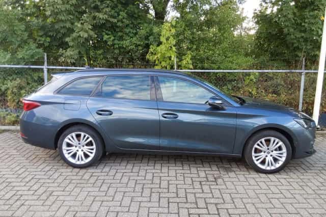SEAT Leon Sportstourer (2022) thumbnail 4