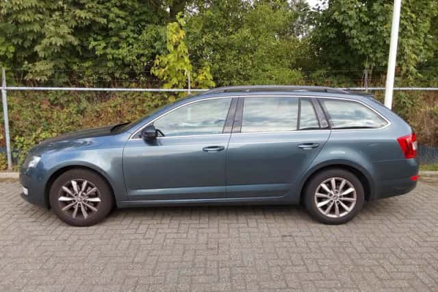 Škoda Octavia (2017) thumbnail 3