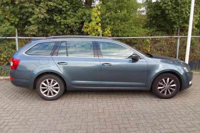 Škoda Octavia (2017) thumbnail 4