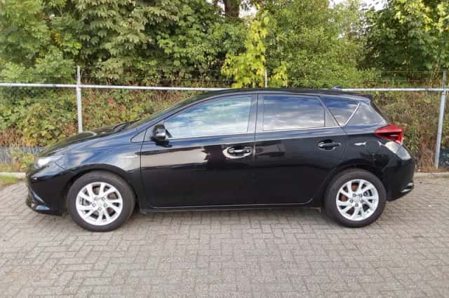 Toyota Auris (2018) thumbnail 2