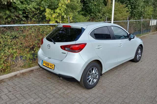 Mazda 2 (2022) thumbnail 2