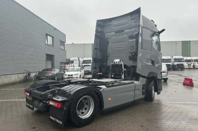 Renault T High (2025) thumbnail 2