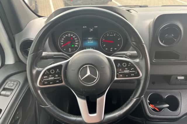 Mercedes-Benz Sprinter (2023) thumbnail 4