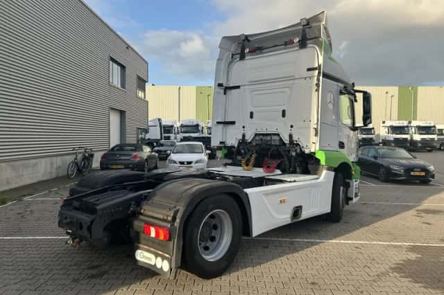 Mercedes-Benz Actros (2013) thumbnail 2