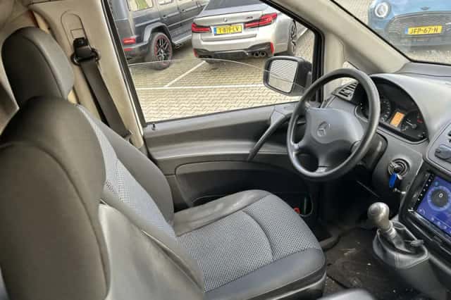 Mercedes-Benz Vito (2012) thumbnail 3