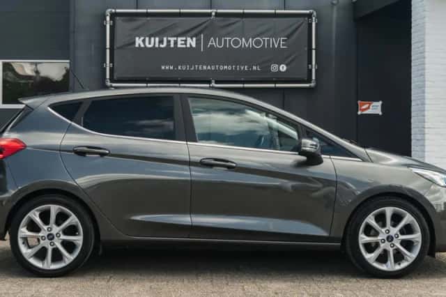 Ford Fiesta (2017) thumbnail 3