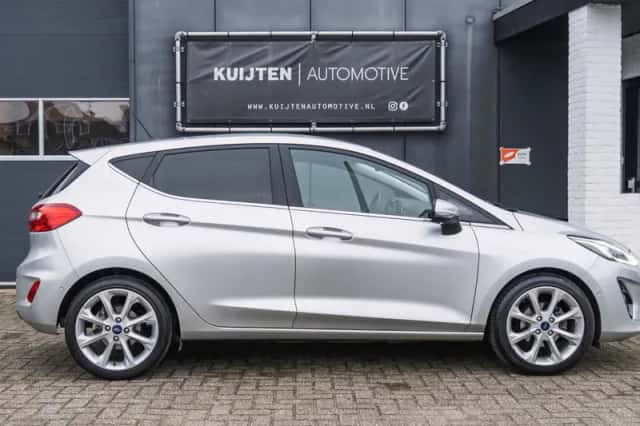 Ford Fiesta (2017) thumbnail 5
