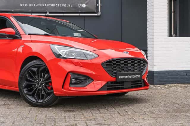 Ford Focus (2019) thumbnail 3