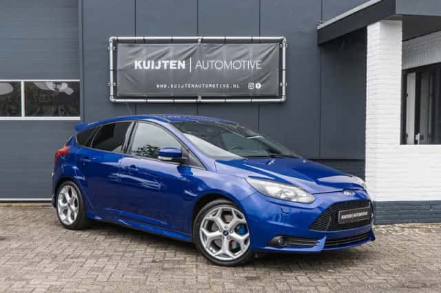 Ford Focus (2014) thumbnail 1