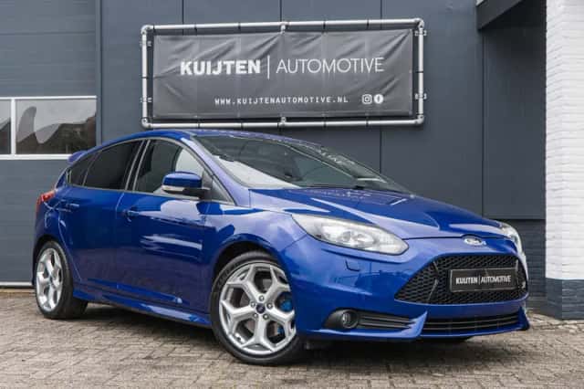 Ford Focus (2014) thumbnail 2