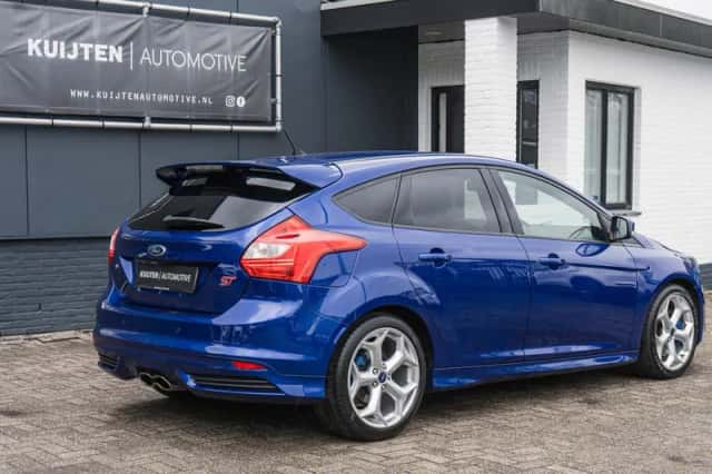 Ford Focus (2014) thumbnail 5