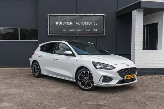 Ford Focus (2019) thumbnail 1