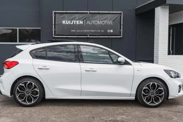 Ford Focus (2019) thumbnail 4