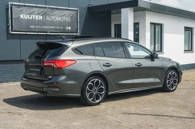 Ford Focus (2019) thumbnail 3