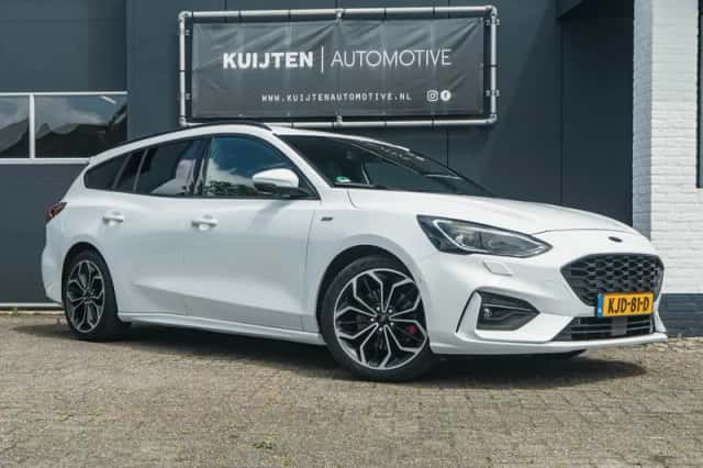 Ford Focus (2018) thumbnail 2