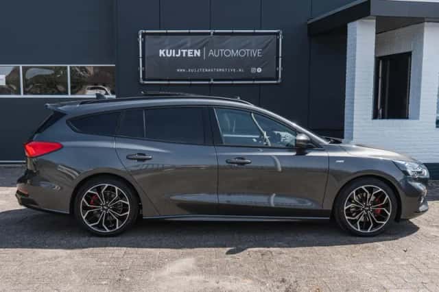 Ford Focus (2020) thumbnail 3