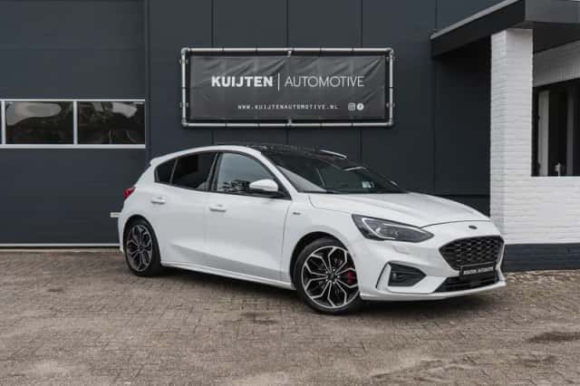Ford Focus (2018) thumbnail 1