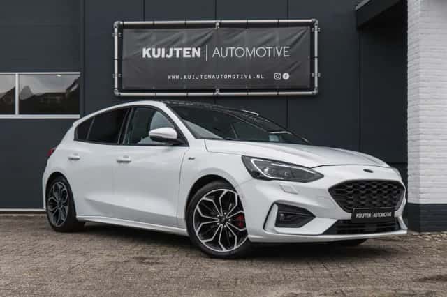 Ford Focus (2018) thumbnail 2