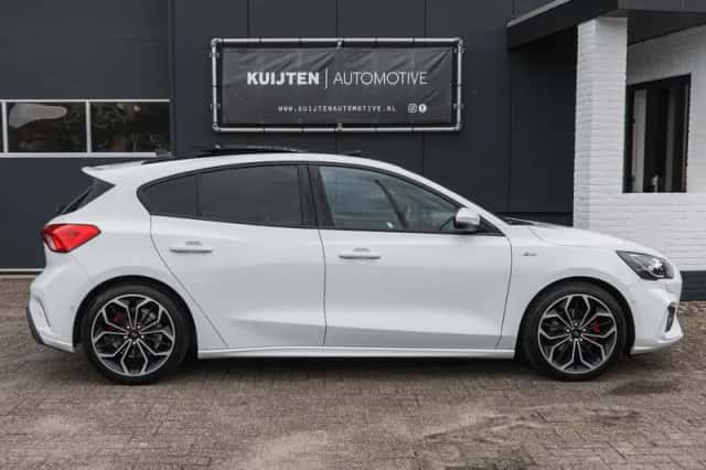 Ford Focus (2018) thumbnail 4