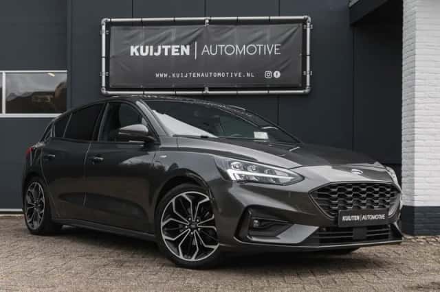 Ford Focus (2018) thumbnail 2