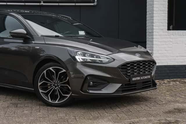 Ford Focus (2018) thumbnail 3