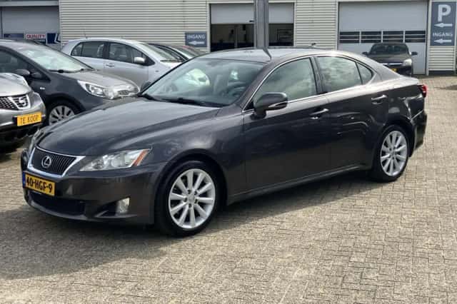 Lexus IS (2008) thumbnail 1