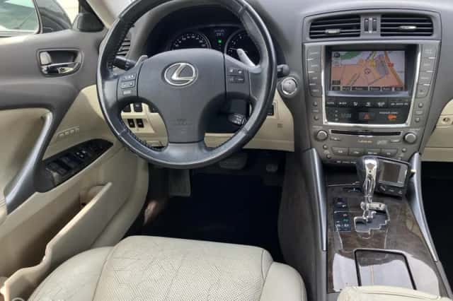 Lexus IS (2008) thumbnail 3