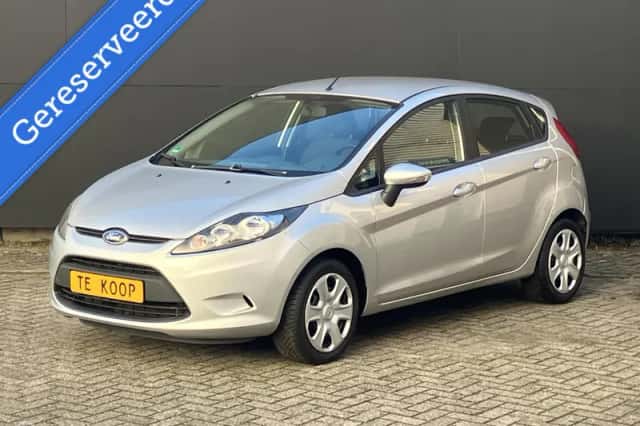 Ford Fiesta (2011) thumbnail 1