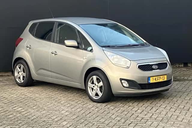 Kia Venga (2012) thumbnail 2