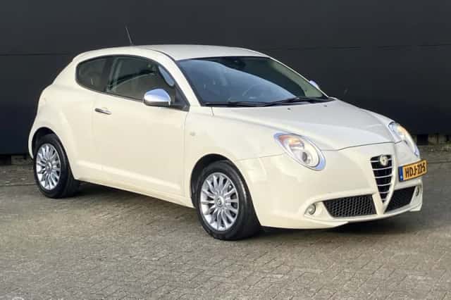 Alfa Romeo MiTo (2013) thumbnail 2