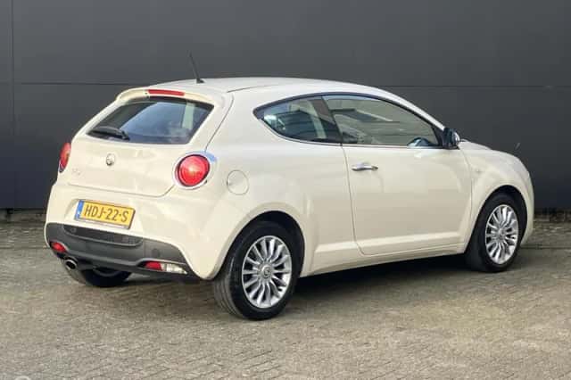 Alfa Romeo MiTo (2013) thumbnail 3