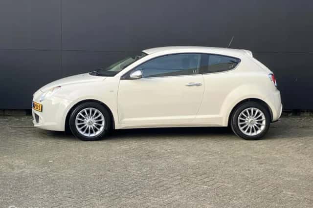 Alfa Romeo MiTo (2013) thumbnail 5