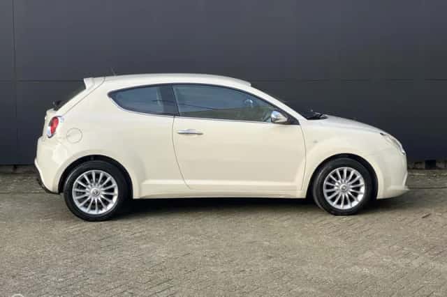 Alfa Romeo MiTo (2013) thumbnail 6