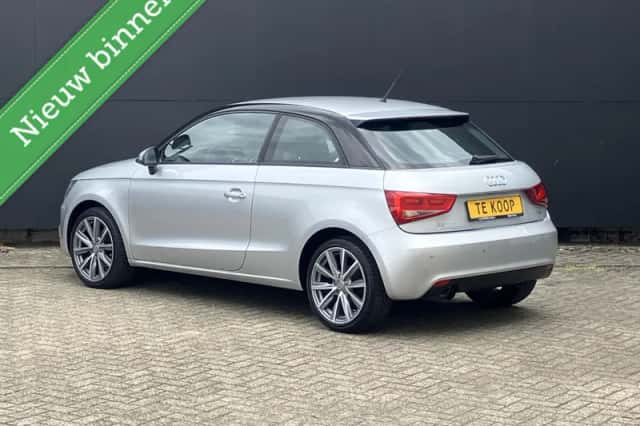 Audi A1 (2012) thumbnail 3