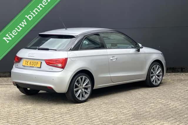 Audi A1 (2012) thumbnail 4