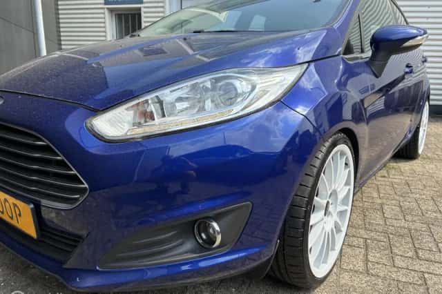 Ford Fiesta (2016) thumbnail 5