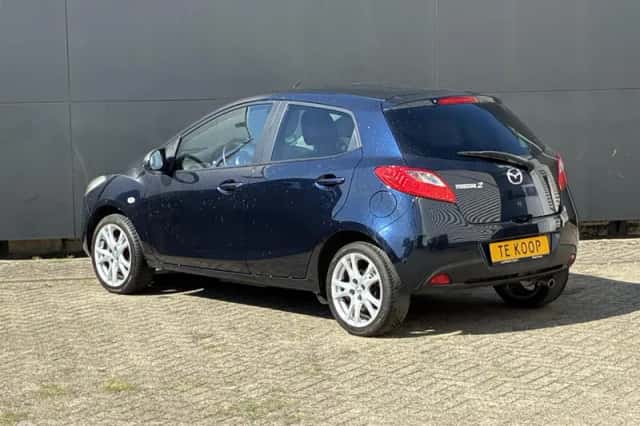 Mazda 2 (2014) thumbnail 3