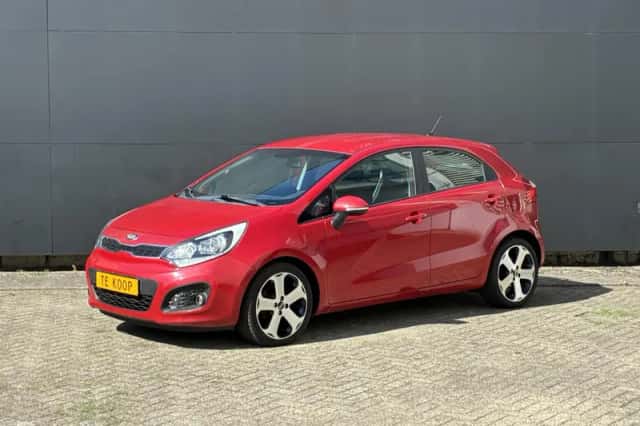 Kia Rio (2012) thumbnail 1